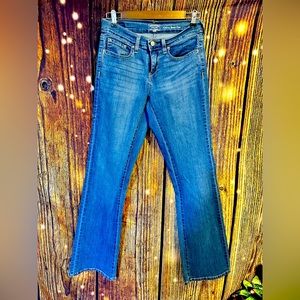 P-013 womens Levi’s jeans Curvy Bootcut size 6L